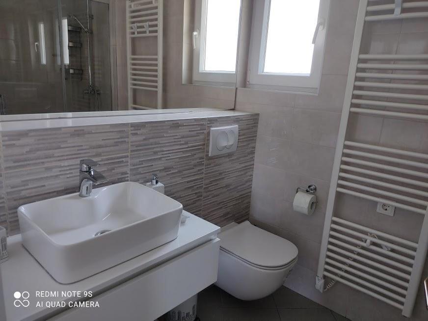 Amazing Seaview Apartment With A Balcony Near The Beach - Kneza Trpimira I Zadar Exteriér fotografie