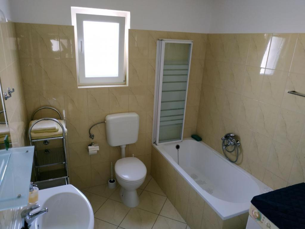 Amazing Seaview Apartment With A Balcony Near The Beach - Kneza Trpimira I Zadar Exteriér fotografie